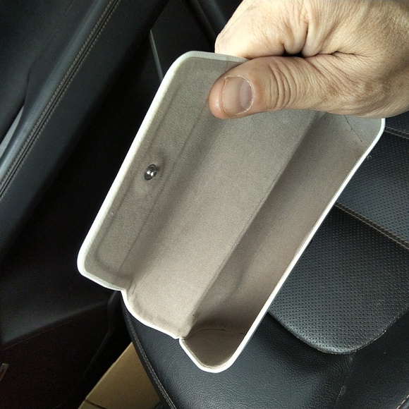 Michael Kors Glasses case - Picture 4 of 4